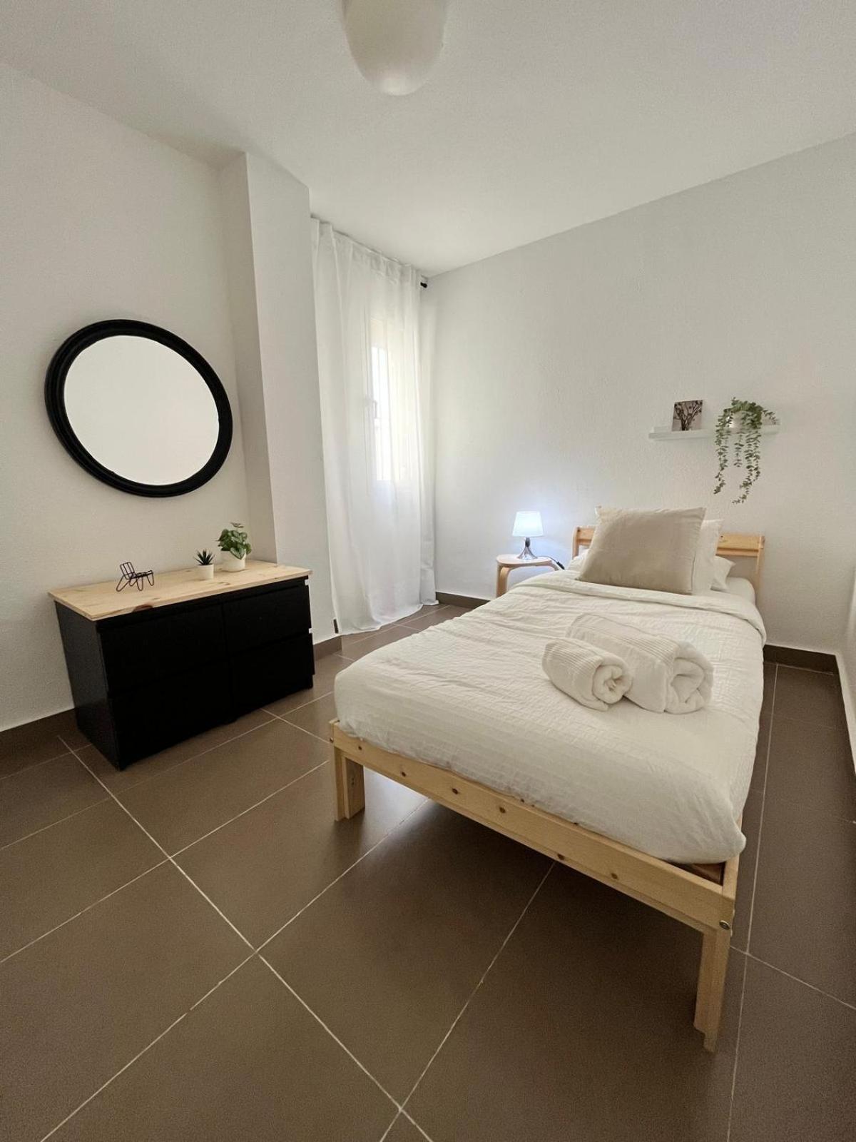 Malaga Prime Location - Stylish Apartment With Free Wifi, Free Parking, Steps From The Historic Center Exterior photo